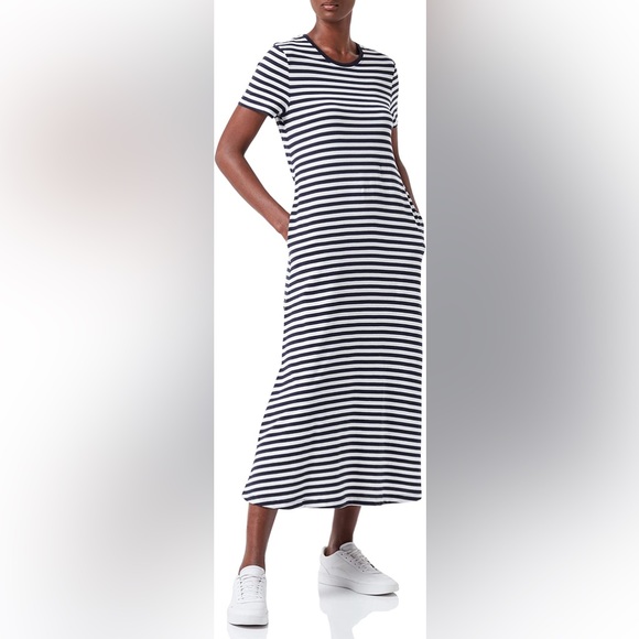 Polo Ralph Lauren Dresses & Skirts - Polo Ralph Lauren striped T-shirt maxi dress navy white preppy polo